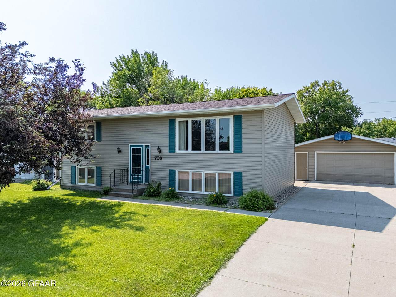 708 4TH Avenue - Photo 1