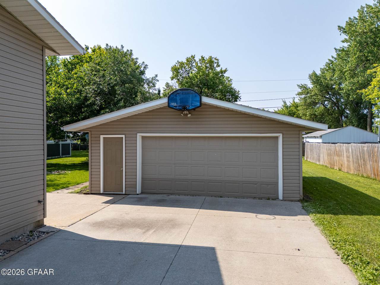 https://bt-photos.global.ssl.fastly.net/grandforks/1280_boomver_1_26-976-2.jpg