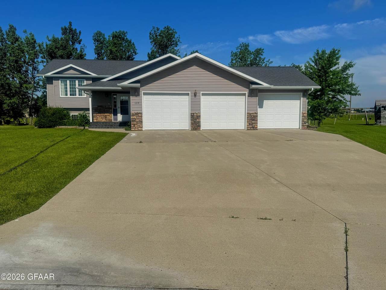 109 Whitetail Court - Photo 1