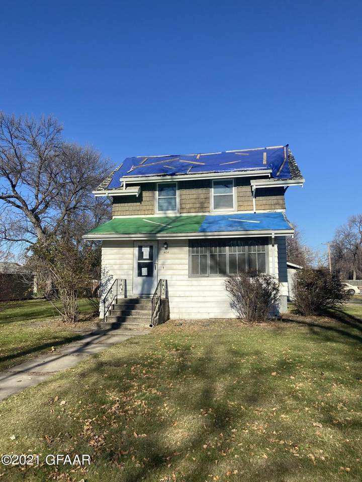404 W Caledonia Avenue - Photo 1