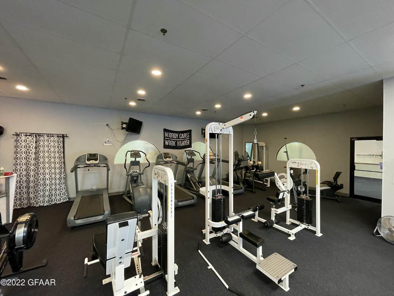 105 International Drive - Photo 1