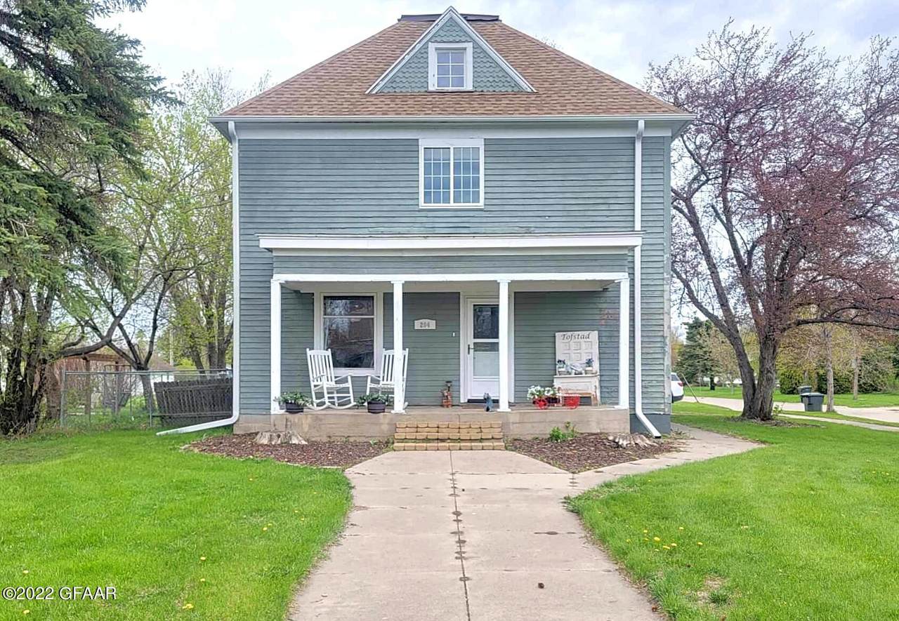 204 7TH Street - Photo 1