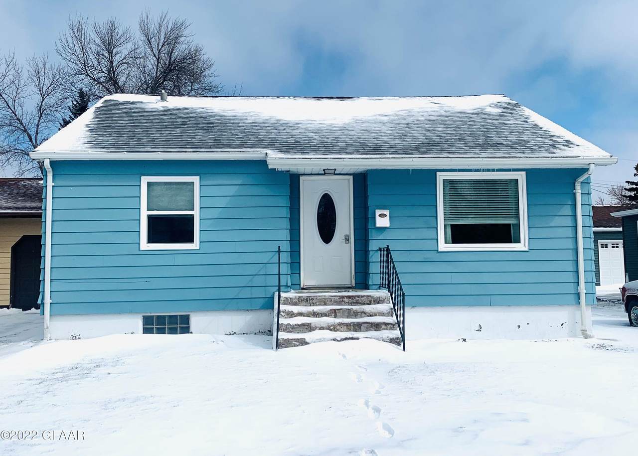 211 12TH Avenue - Photo 1