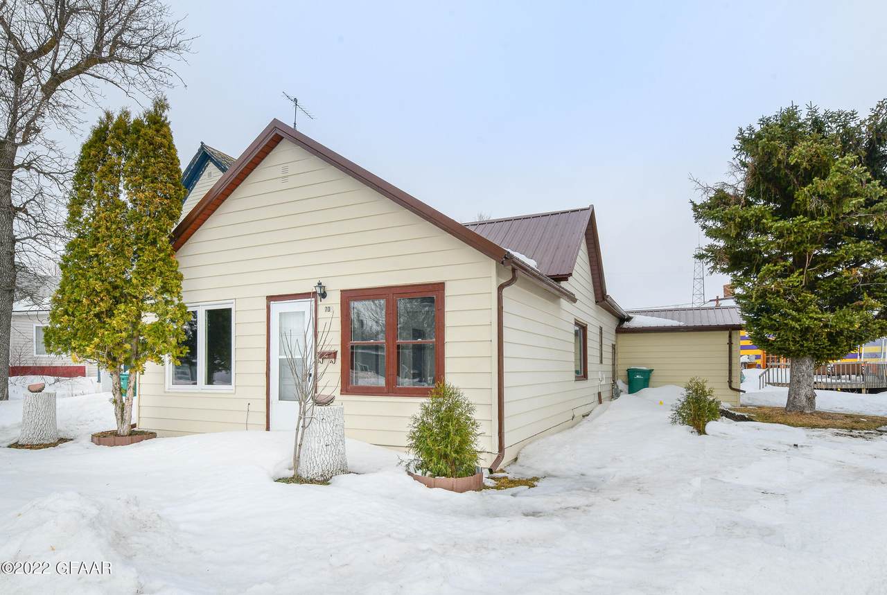 705 6TH Street - Photo 1