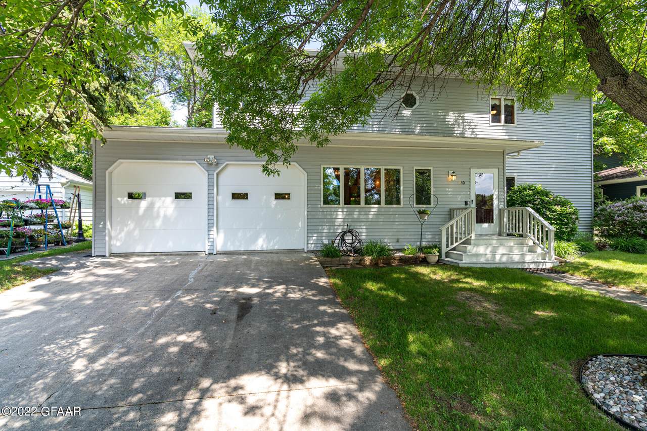 810 Locken Boulevard - Photo 1