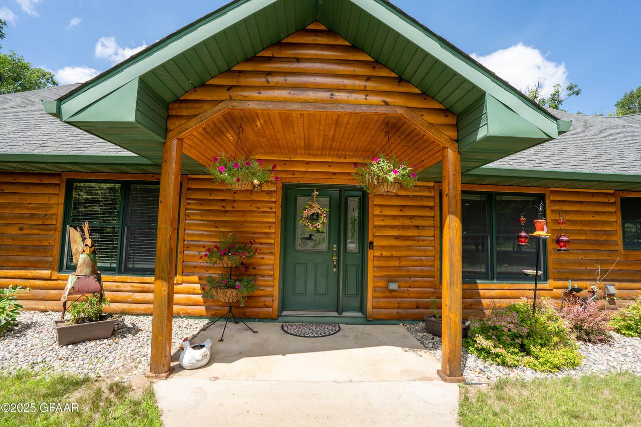 https://bt-photos.global.ssl.fastly.net/grandforks/1280_boomver_2_25-1049-2.jpg