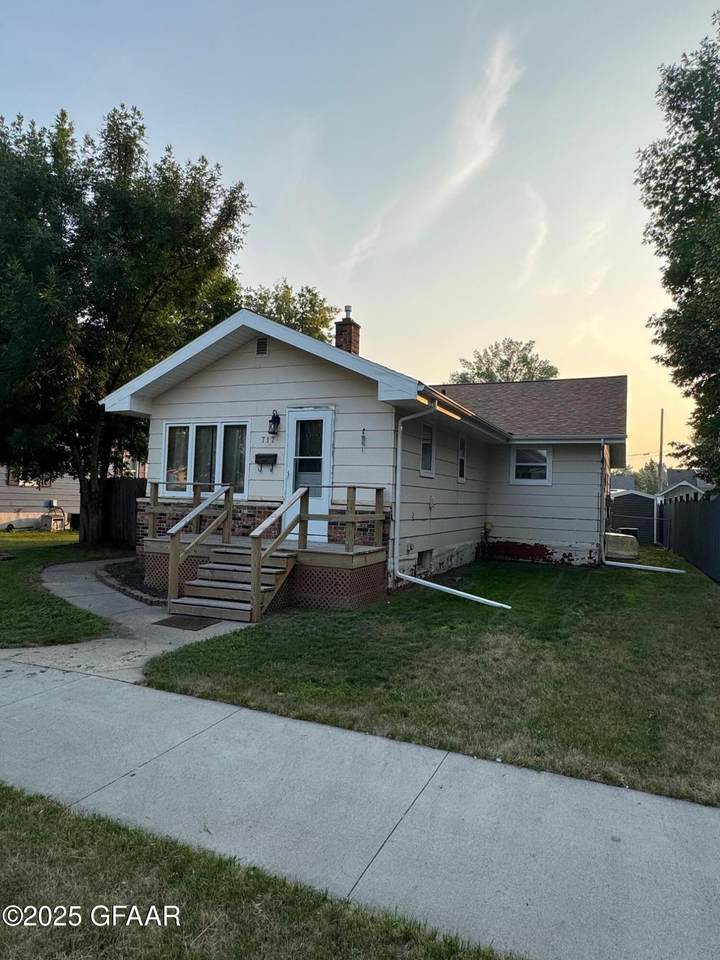 https://bt-photos.global.ssl.fastly.net/grandforks/1280_boomver_2_25-1057-2.jpg
