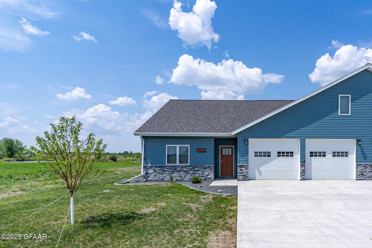 1525 Eickhof Boulevard - Photo 1