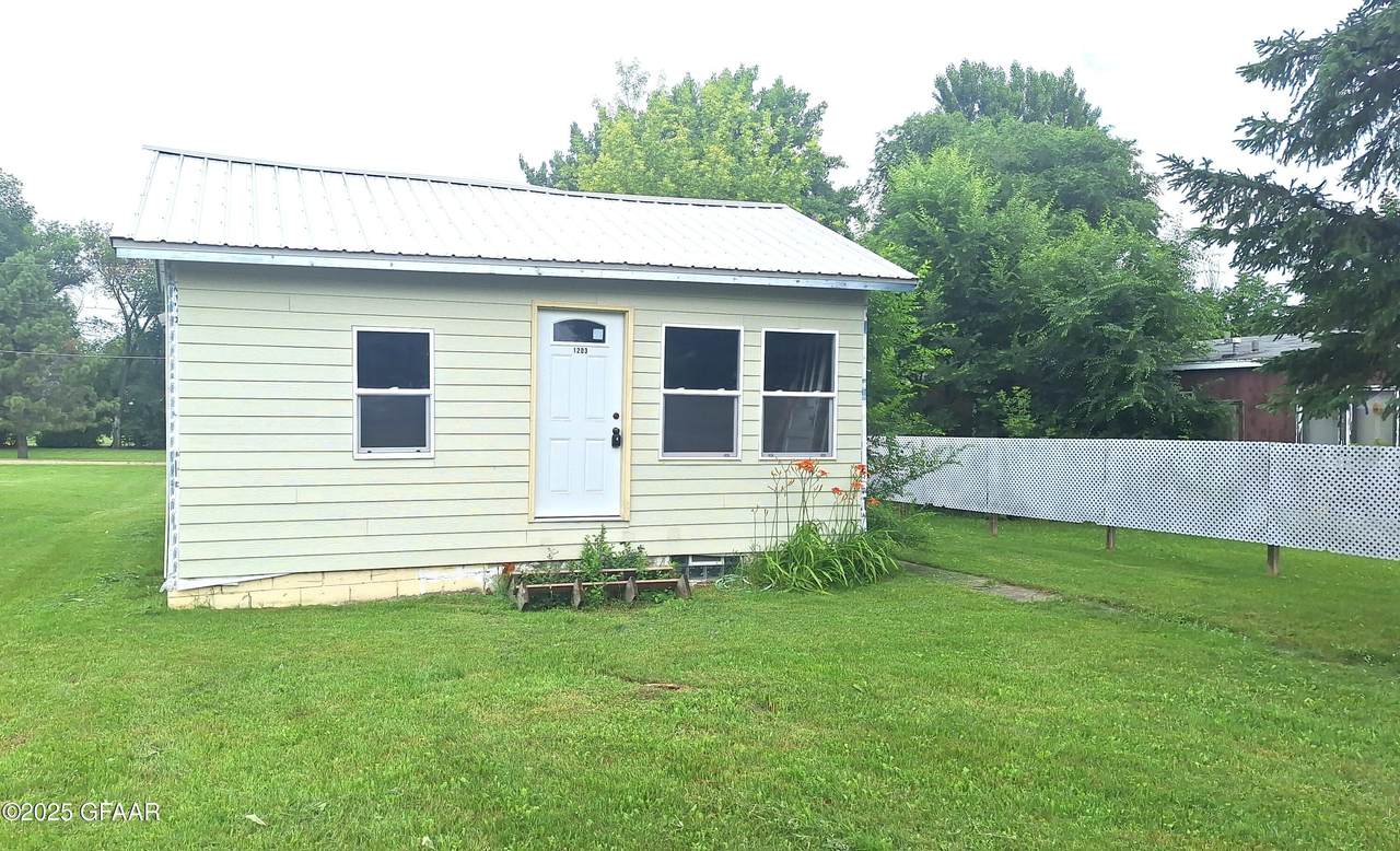 1203 Mountain Avenue - Photo 1