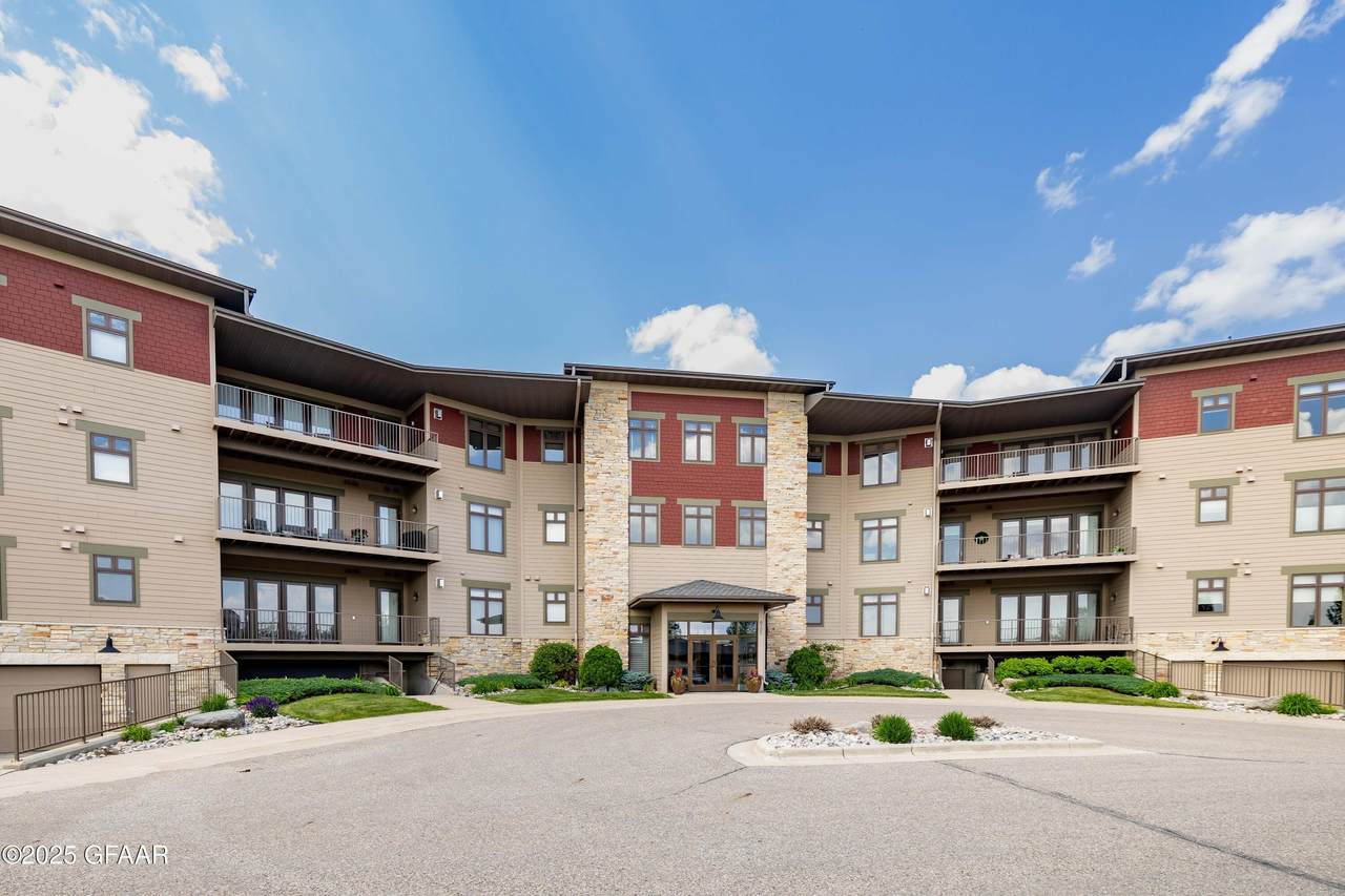 6100 Kings View Drive - Photo 1