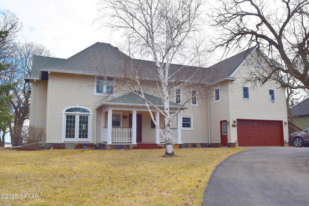 https://bt-photos.global.ssl.fastly.net/grandforks/orig_boomver_2_25-406-2.jpg