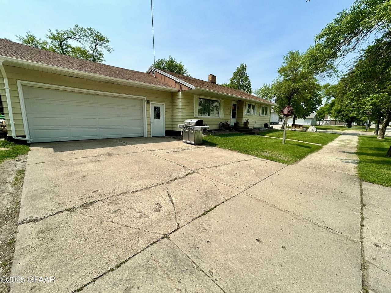 https://bt-photos.global.ssl.fastly.net/grandforks/1280_boomver_2_25-536-2.jpg