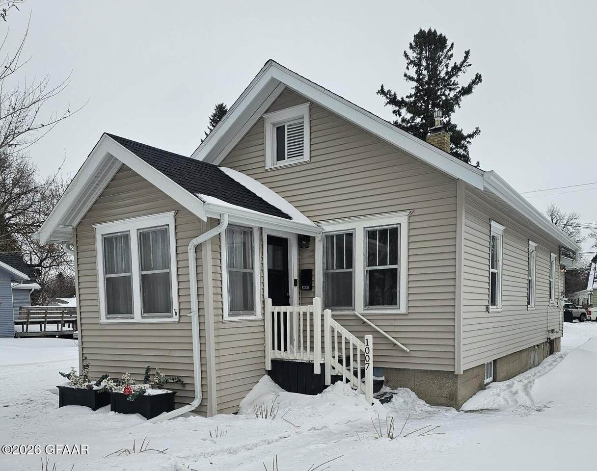 1007 Oak Street - Photo 1