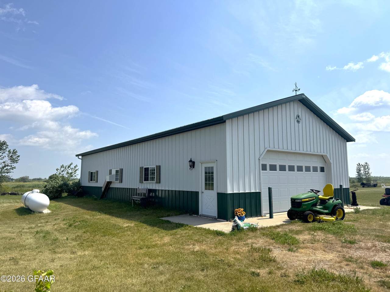 https://bt-photos.global.ssl.fastly.net/grandforks/1280_boomver_1_26-1104-2.jpg