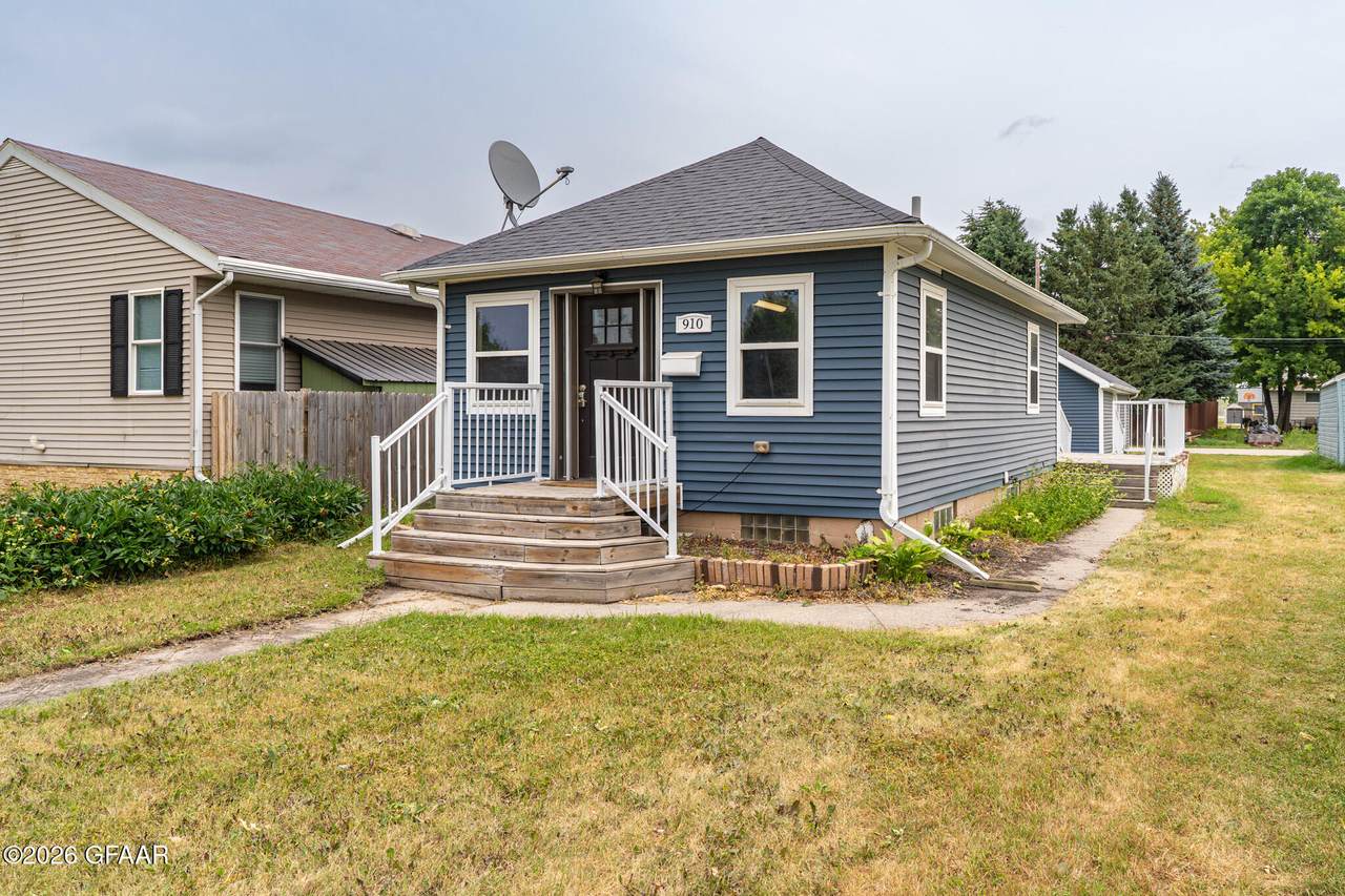 910 2ND Avenue - Photo 1