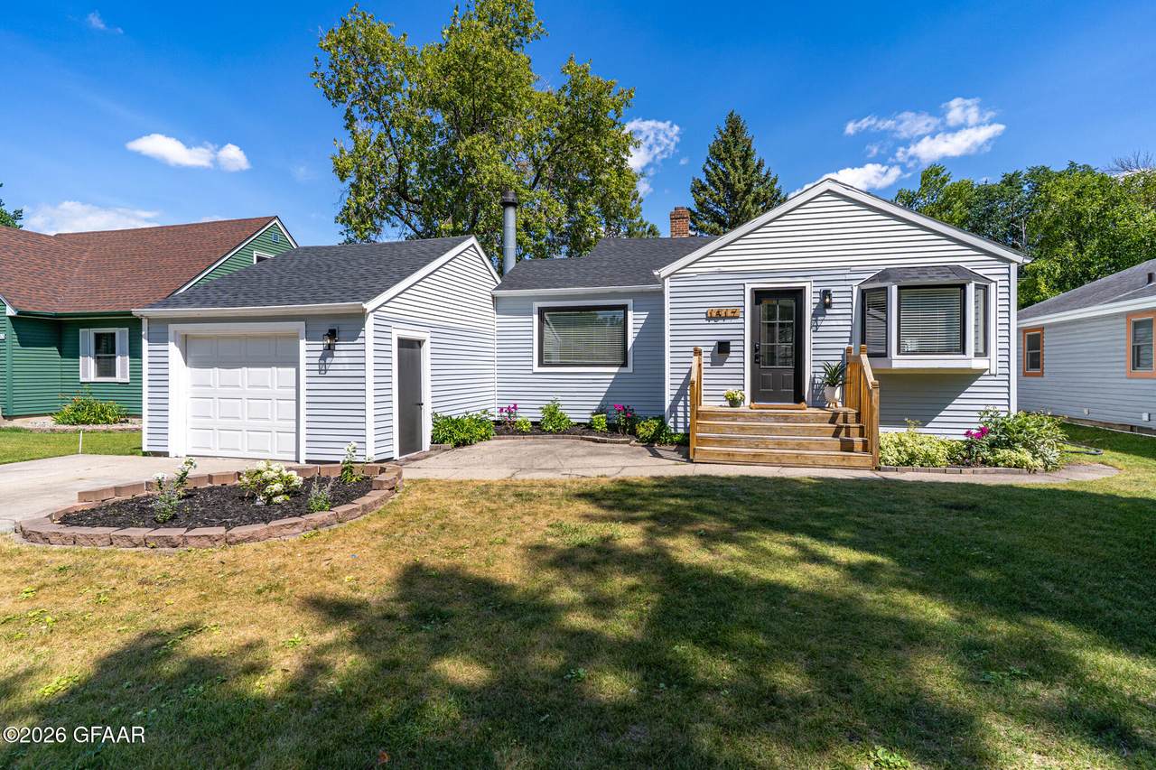 1517 Cottonwood Street - Photo 1