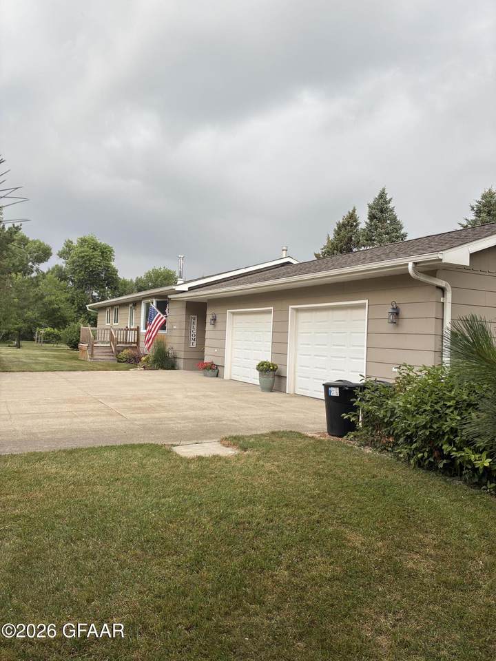 https://bt-photos.global.ssl.fastly.net/grandforks/1280_boomver_1_26-1184-2.jpg