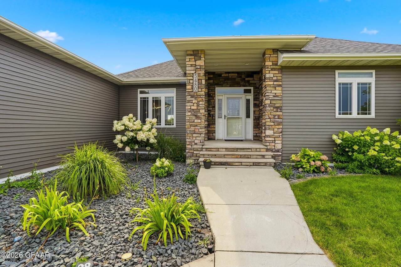 https://bt-photos.global.ssl.fastly.net/grandforks/1280_boomver_2_26-1225-2.jpg