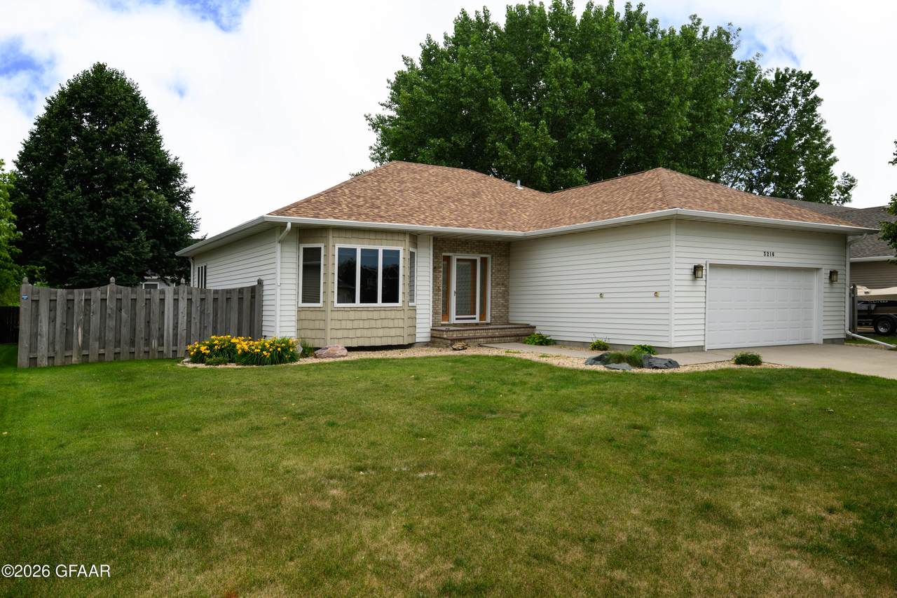 https://bt-photos.global.ssl.fastly.net/grandforks/1280_boomver_2_26-1249-2.jpg