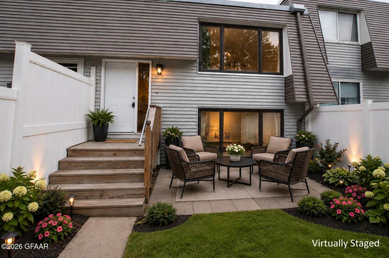 922 39TH Street - Photo 1