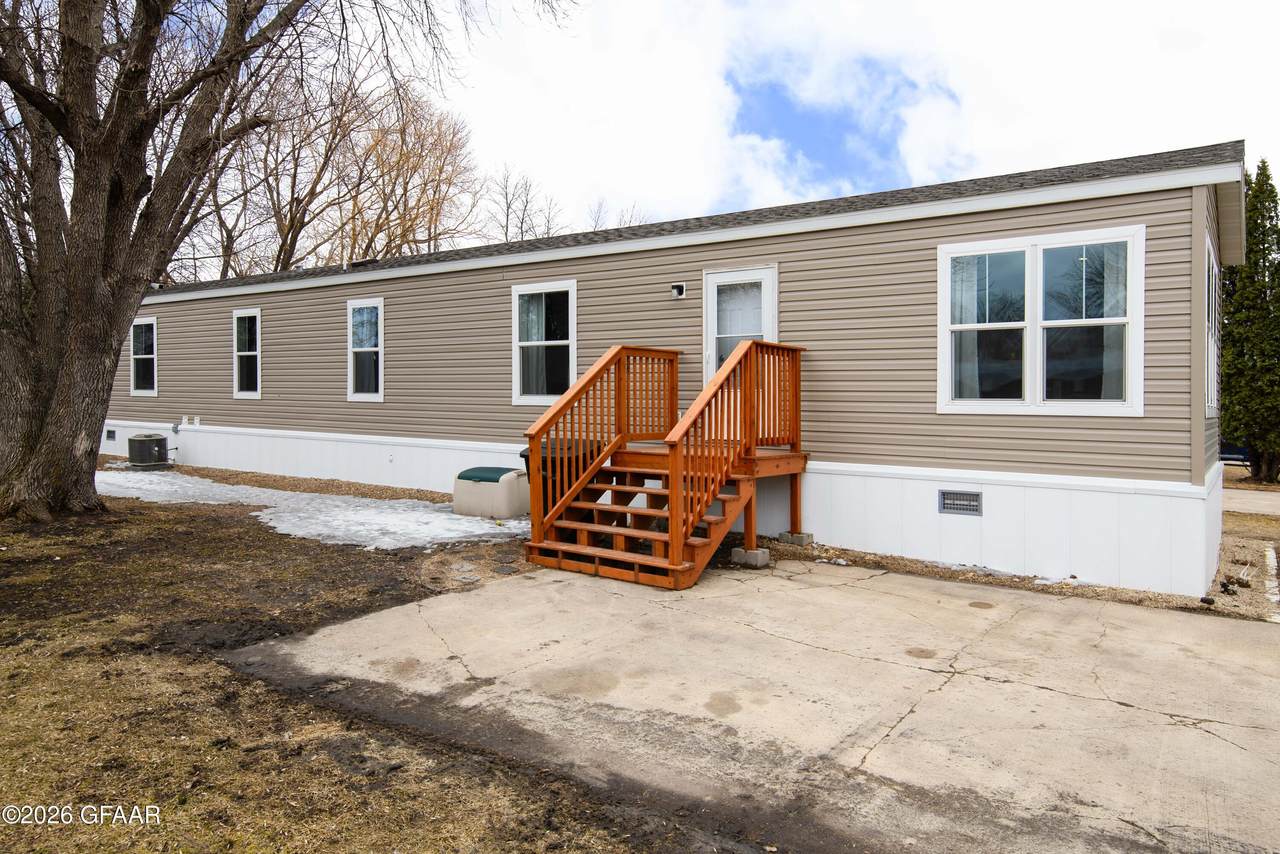 372 Circle - Photo 1
