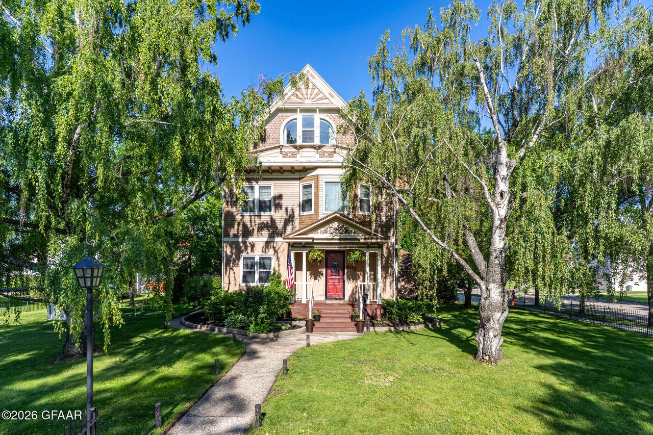 907 Kittson Avenue - Photo 1