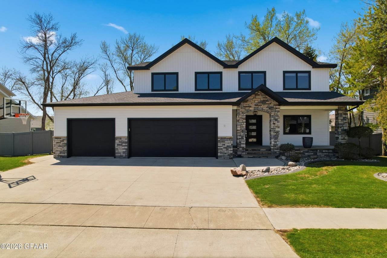 5553 Charlie Ray Drive - Photo 1