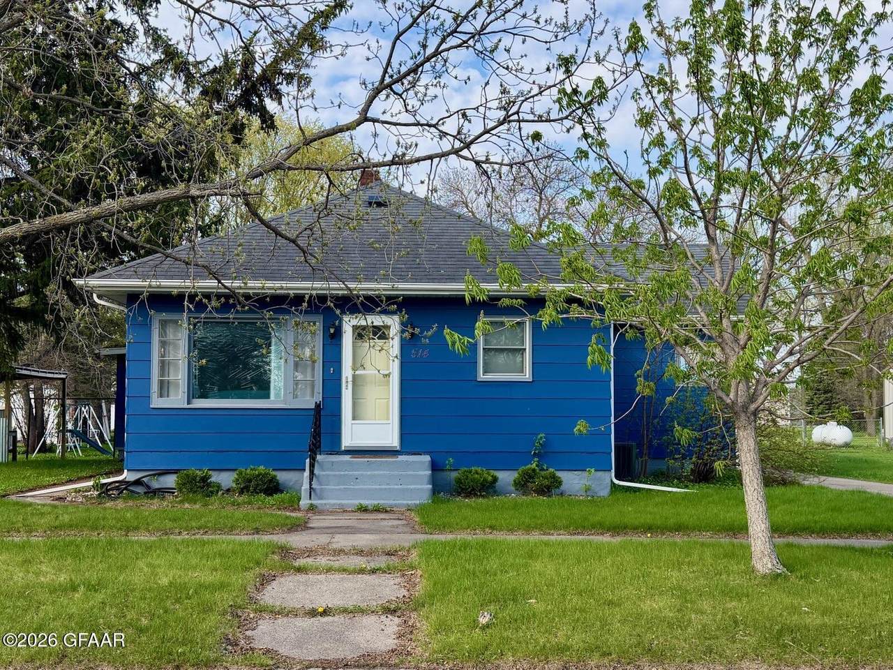 514 Oak Avenue - Photo 1