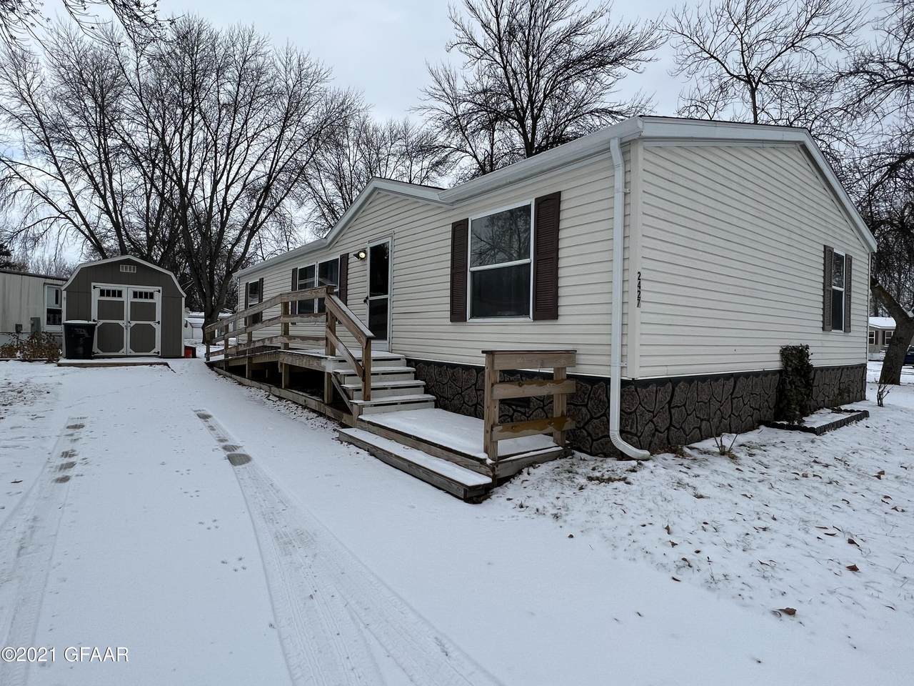 2427 Cumberland - Photo 1