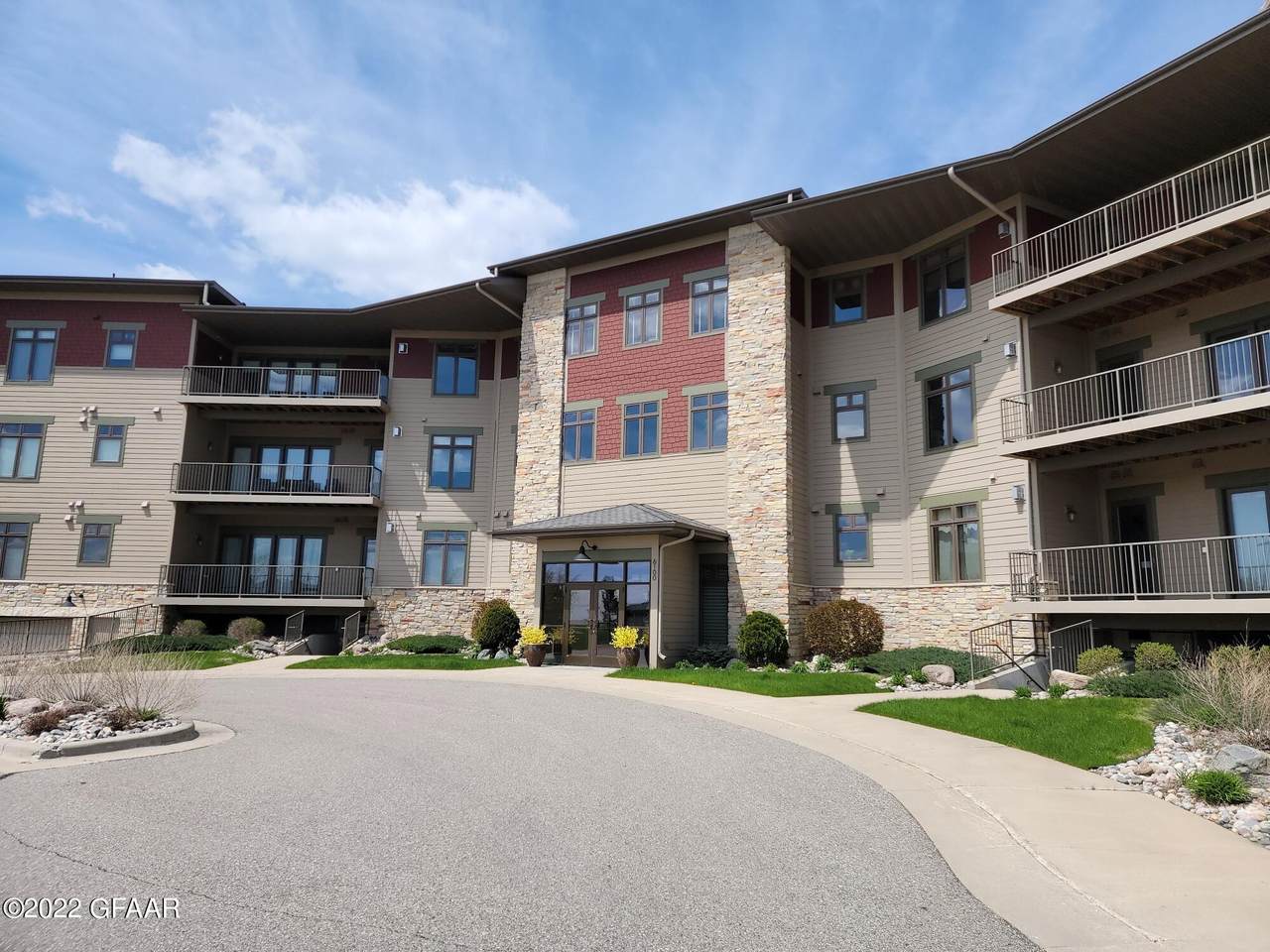 6100 Kingsview Drive - Photo 1