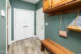 1579 Kings View Dr - Photo 19