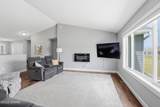 934 Thames Court - Photo 14