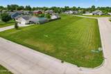 1019 Greenway Boulevard - Photo 2