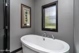 1680 Kings View Drive - Photo 15