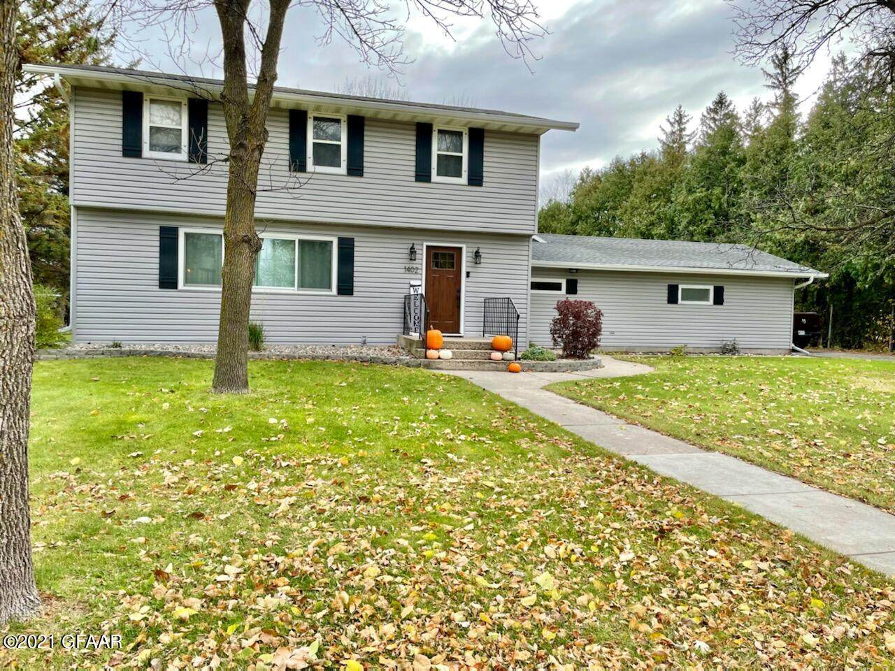 1402 North Front Street - Photo 1