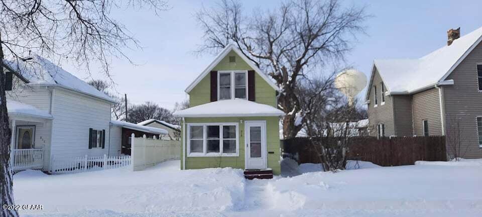 516 Oak Street - Photo 1