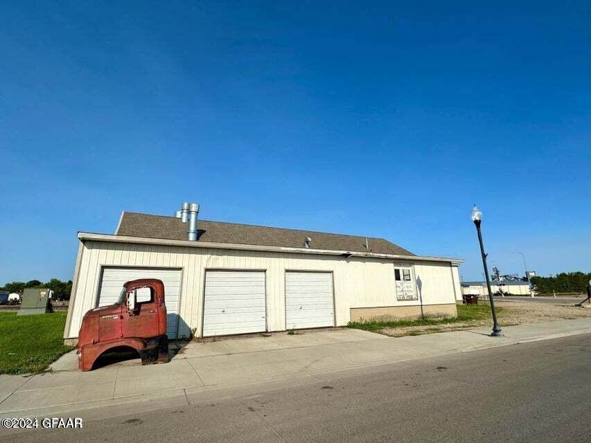 https://bt-photos.global.ssl.fastly.net/grandforks/orig_boomver_1_24-1982-2.jpg