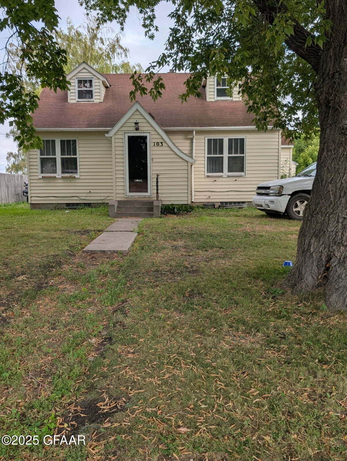 103 E Leslie Ave - Photo 1