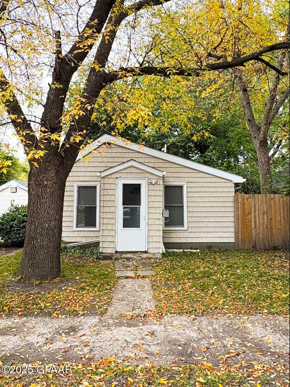 811 S 17Th Street - Photo 1