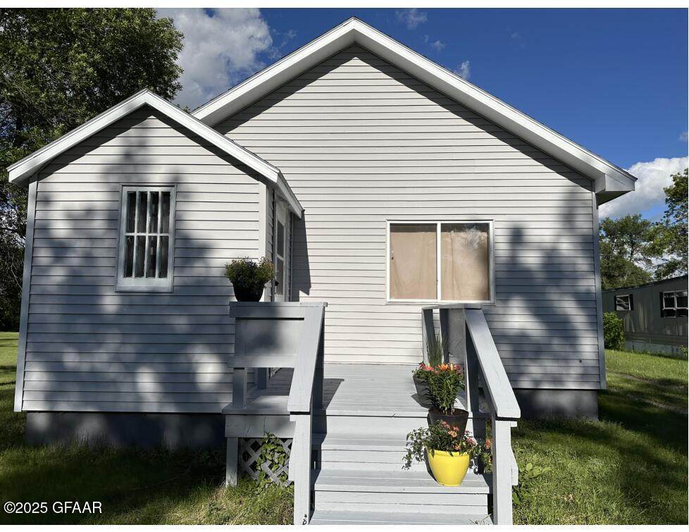 115 Sheyenne Street - Photo 1