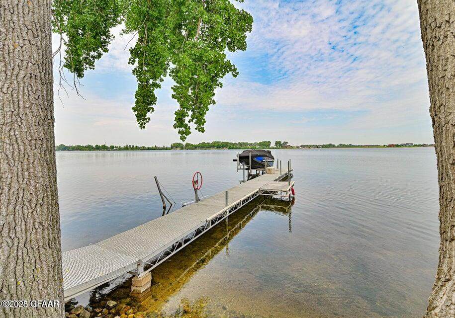 https://bt-photos.global.ssl.fastly.net/grandforks/orig_boomver_1_25-652-2.jpg