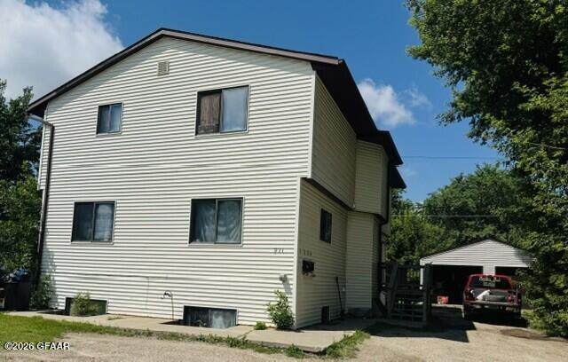 911 5TH Avenue - Photo 1