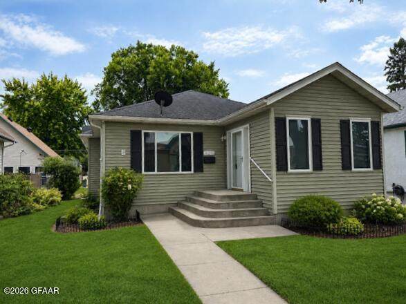 420 14TH Avenue - Photo 1