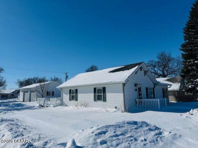 524 5TH Street - Photo 1