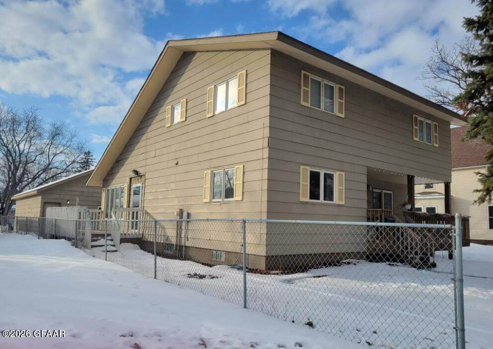 405 Riverside Avenue - Photo 1