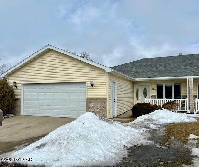 416 Crestwood Court - Photo 1