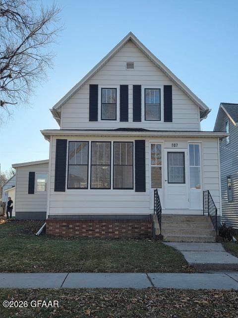 807 4TH Street - Photo 1