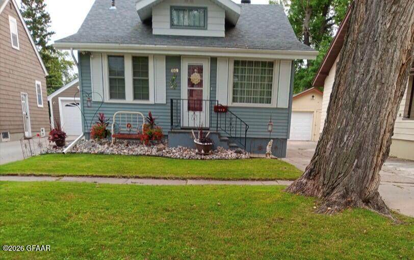 1109 Cottonwood Street - Photo 1