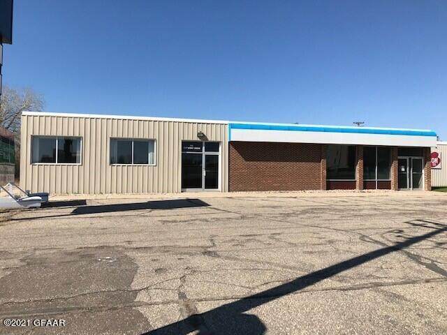 2904 Gateway Drive - Photo 1