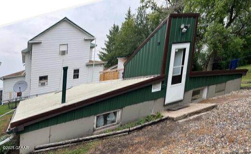 714 Alexander Avenue - Photo 1
